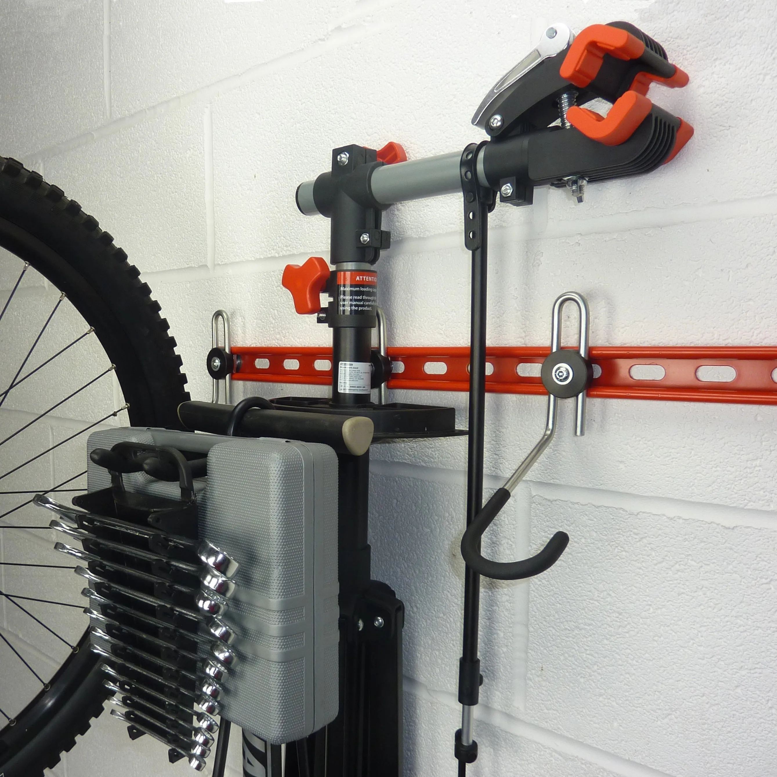 Garage bike storage for 5 bikes