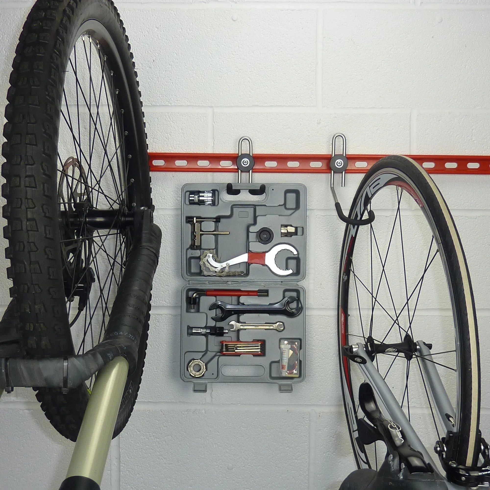 Garage bike storage for 5 bikes