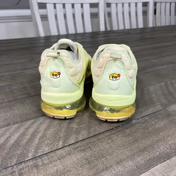 Nike Air Vapormax Plus Volt Sneakers Sz 7