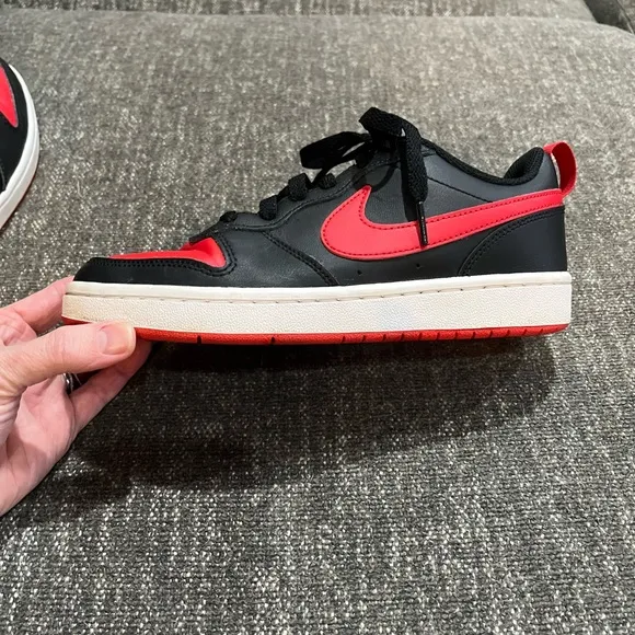 Nike Borough Low Court Black &amp; Red Sneakers, Youth 5, EUC