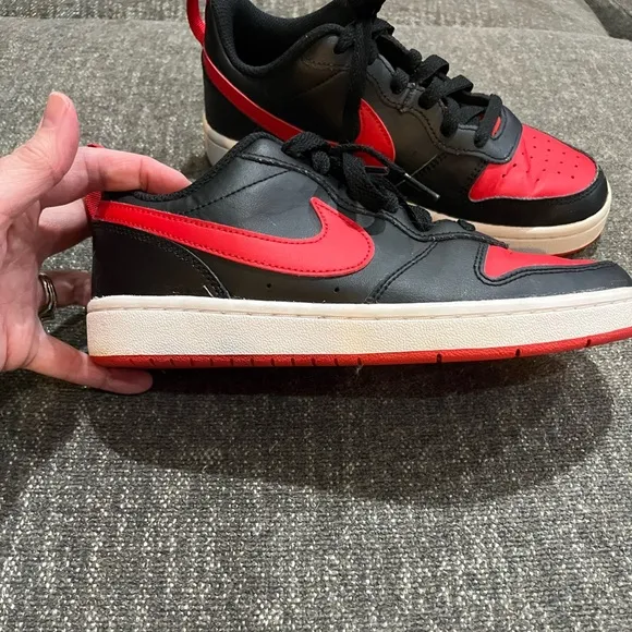 Nike Borough Low Court Black &amp; Red Sneakers, Youth 5, EUC