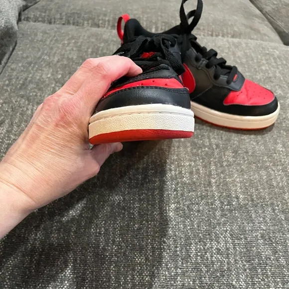 Nike Borough Low Court Black &amp; Red Sneakers, Youth 5, EUC