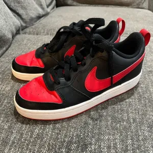 Nike Borough Low Court Black &amp; Red Sneakers, Youth 5, EUC