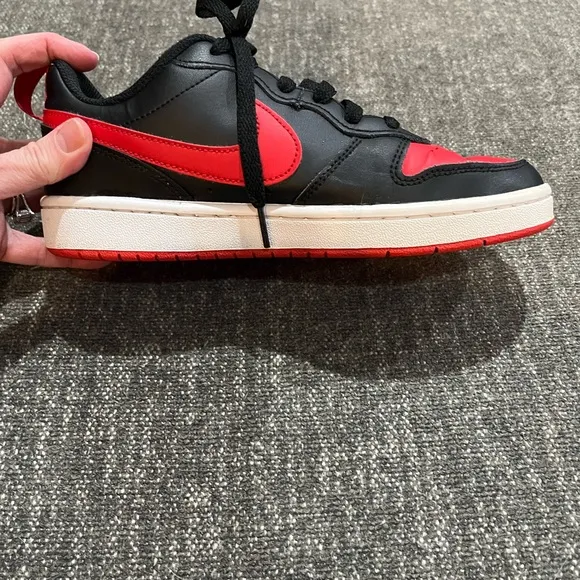 Nike Borough Low Court Black &amp; Red Sneakers, Youth 5, EUC