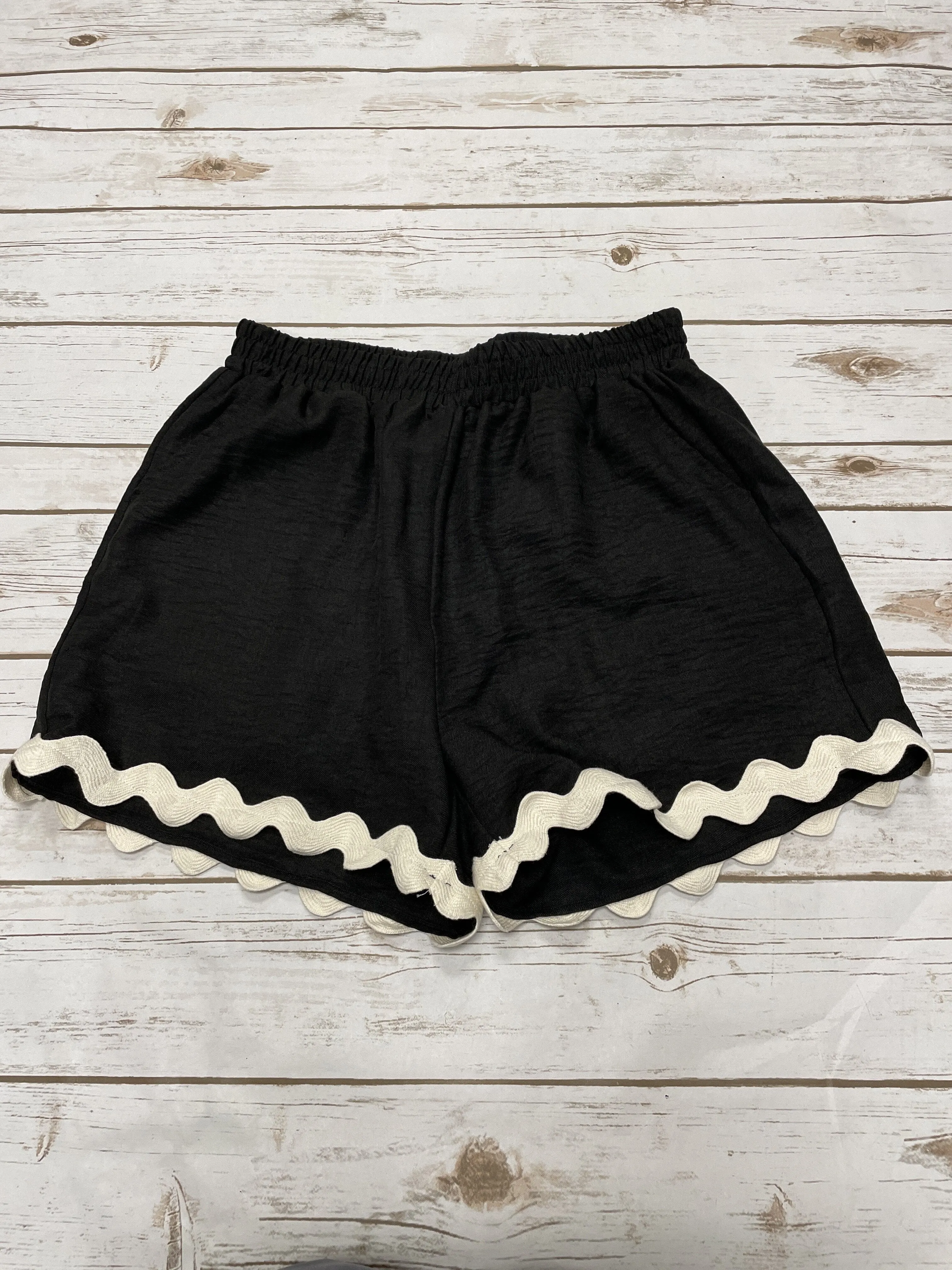 Shorts By Entro  Size: L