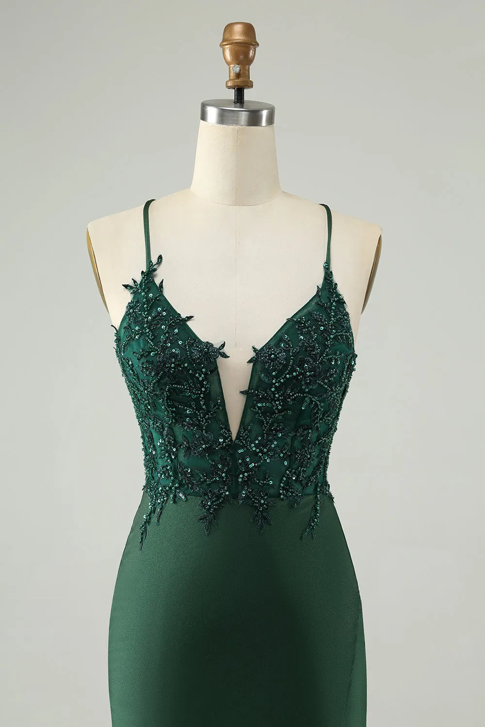 Stylish Dark Green Bodycon V Neck Short Homecoming Dress with Beading